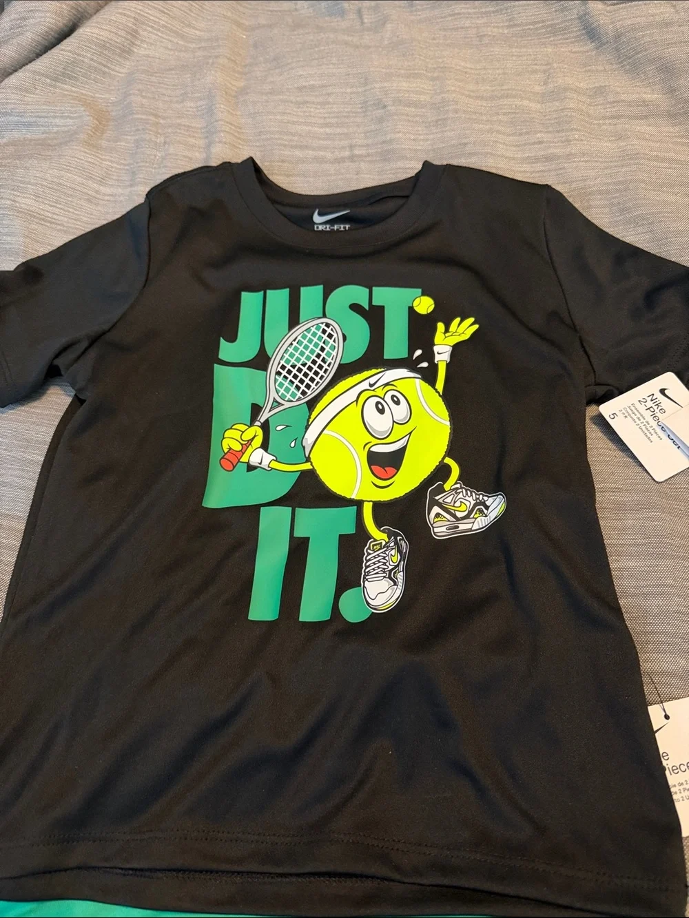 Nike Black & Green 'Just Do It' Tennis Graphic Kids Set